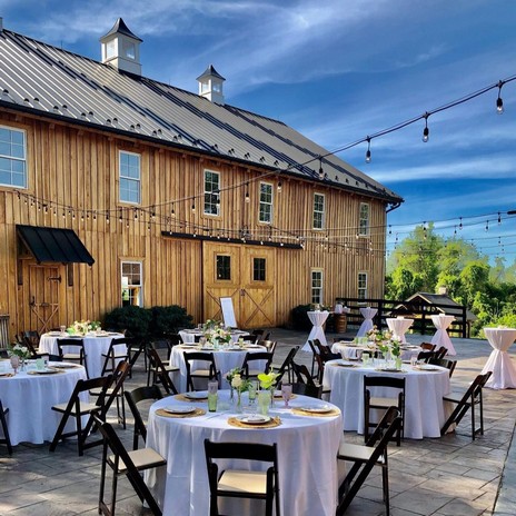 Confused about finding a wedding venue in Virginia? Here is the list of recommendations for the best rustic wedding venues in Virginia